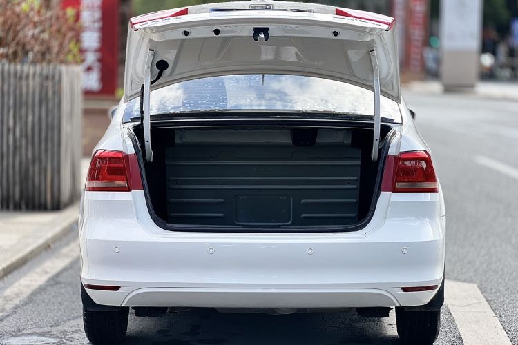 Santana 2020 car image #21