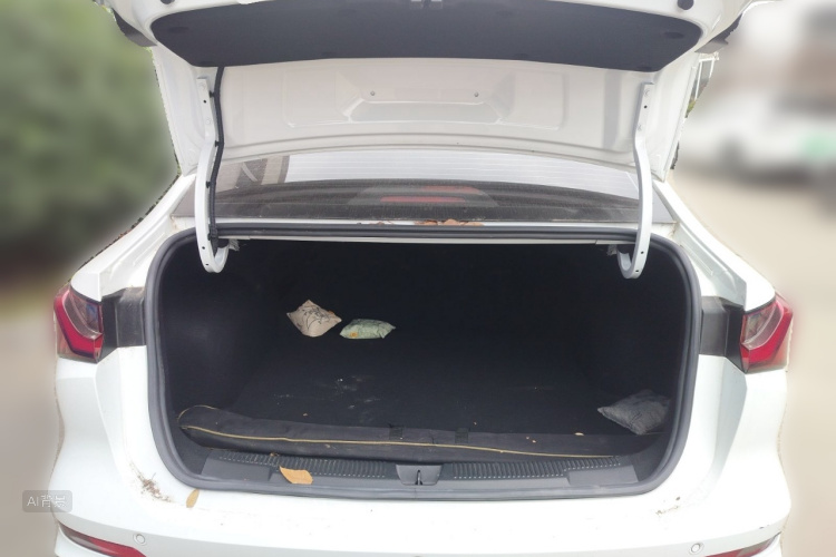 Roewe i5 2023 car image #21