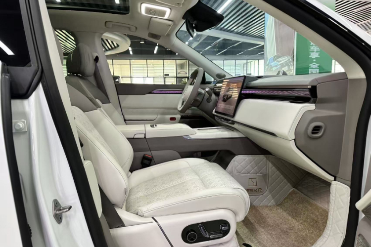 Zeekr 7X 2025 car image #21