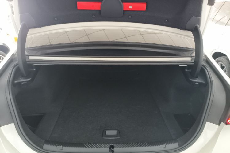 BMW i5 2024 car image #21