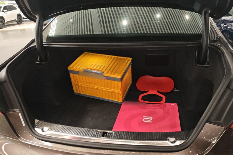 Audi A8 2016 car image #21