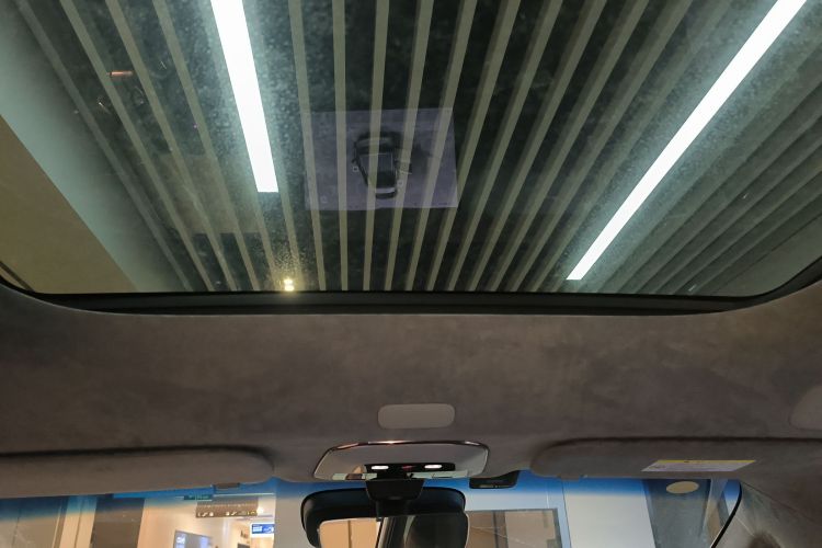 极氪 极氪MIX 2024 汽车图片 #21