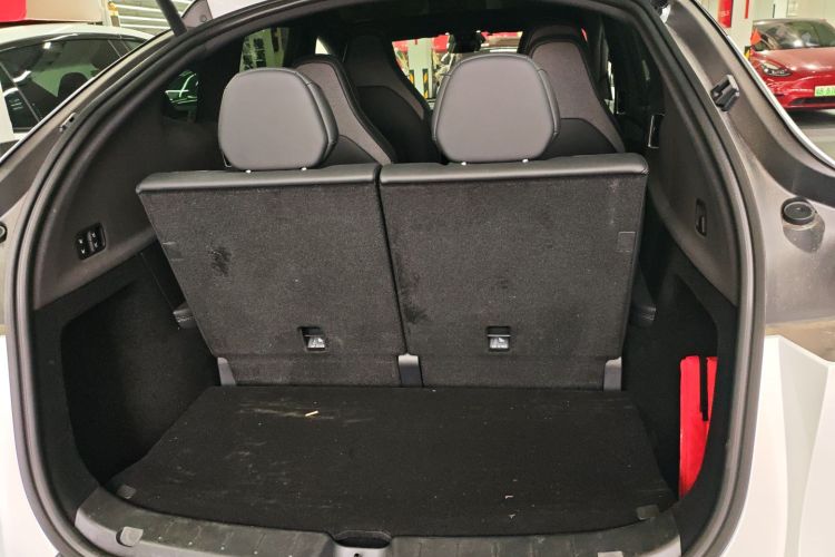 特斯拉 Model Y L 2025 汽车图片 #21