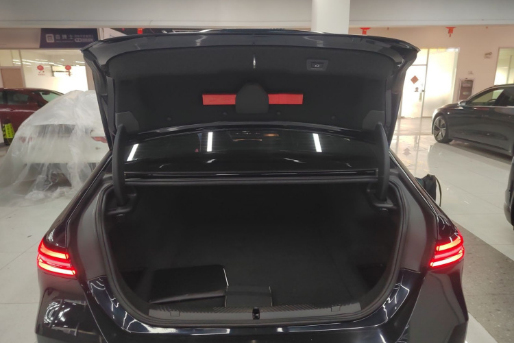 BMW i5 2024 car image #21