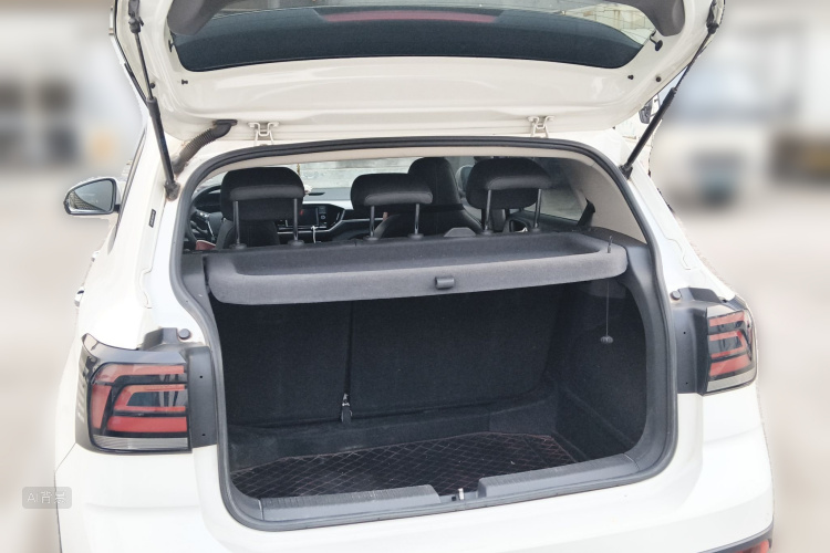 Volkswagen T-Cross 2020 #21 Volkswagen T-Cross 2020 car image #21