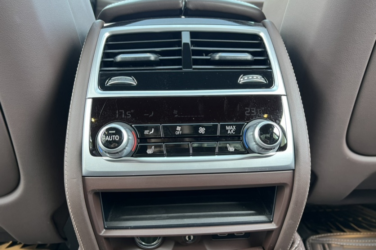 BMW 7 Series 2020 immagine di auto #21