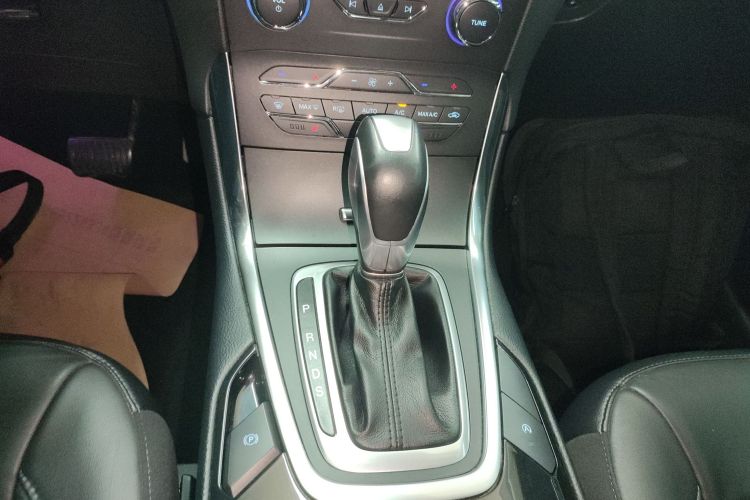 Ford Edge 2018 image de voiture #21