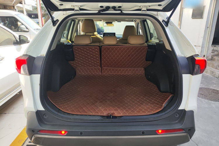 Toyota RAV4 2020 car image #21