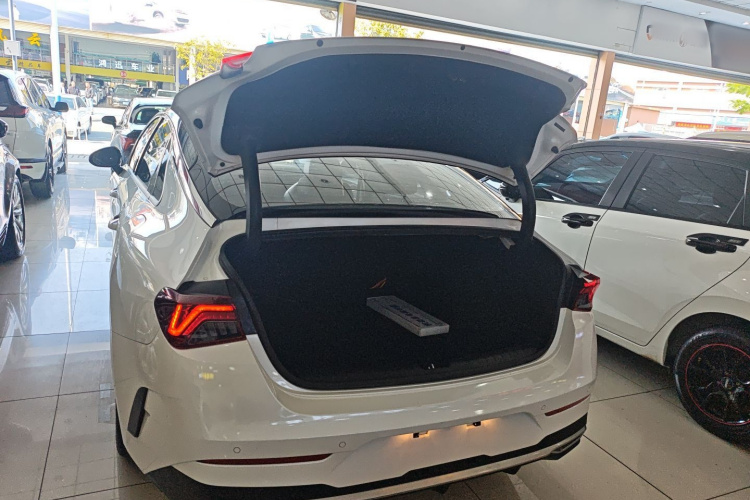 起亚 起亚K5 2021 汽车图片 #21