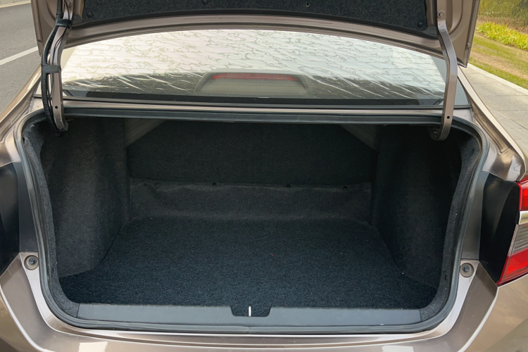 Honda Greiz 2015 car image #21