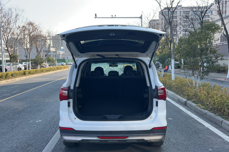 Forthing JOYEAR X5 2019 car image #21