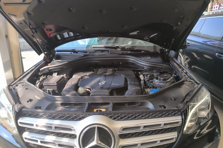 Mercedes-Benz 2018 car image #21