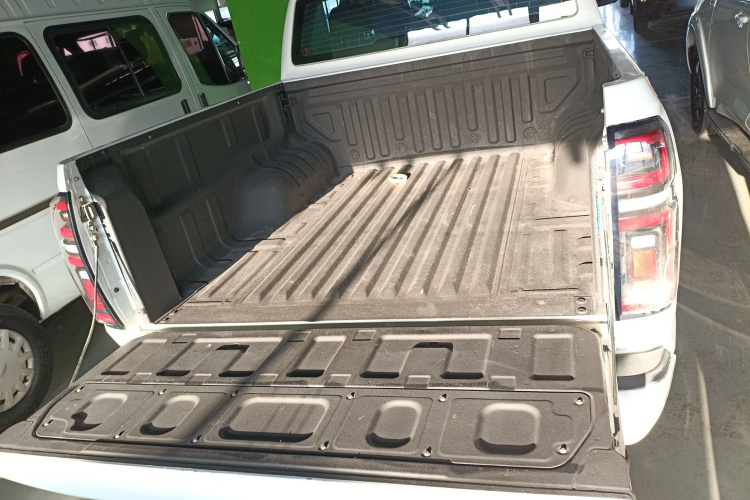 Great Wall Poer 2020 car image #21