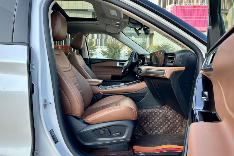 Ford Explorer 2022 car image #21