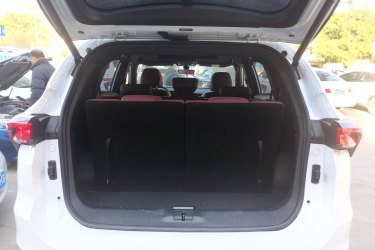 X70 PLUS 2023 #21 X70 PLUS 2023 car image #21