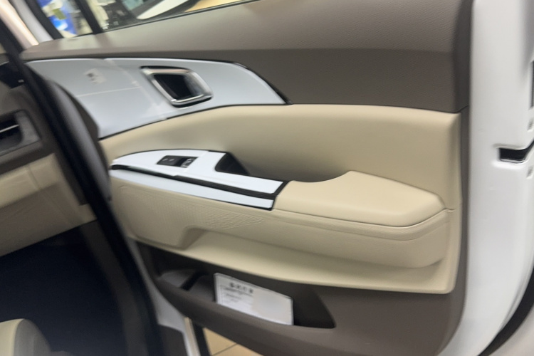 Kia Carnival 2025 immagine di auto #21