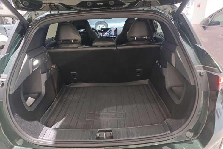 Lynk & Co 06 EM-P 2024 car image #21