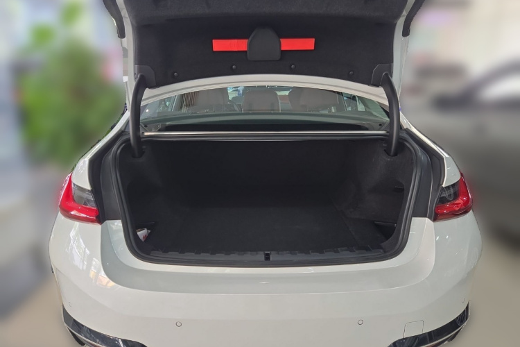 BMW i3 2024 car image #21