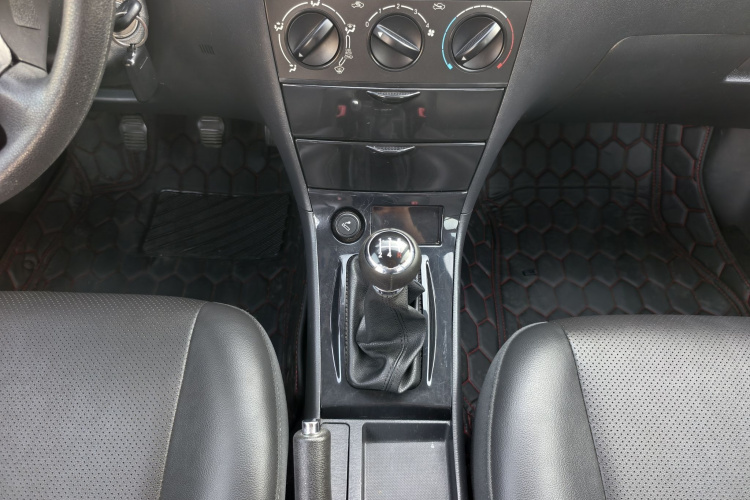 BYD F3 2019 car image #21