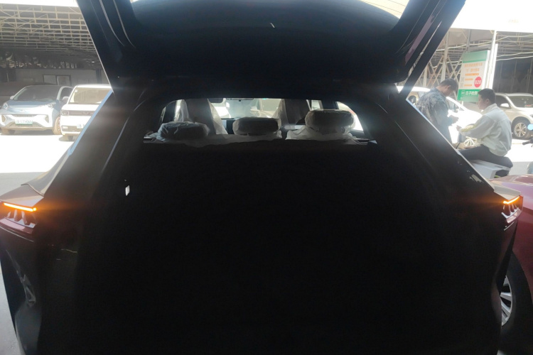 Changan UNI-Z PHEV 2025 car image #21