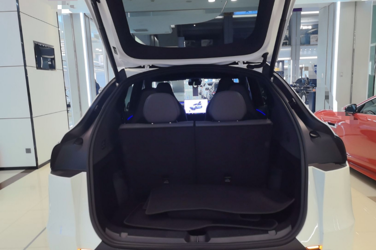 特斯拉 Model Y L 2025 汽车图片 #21