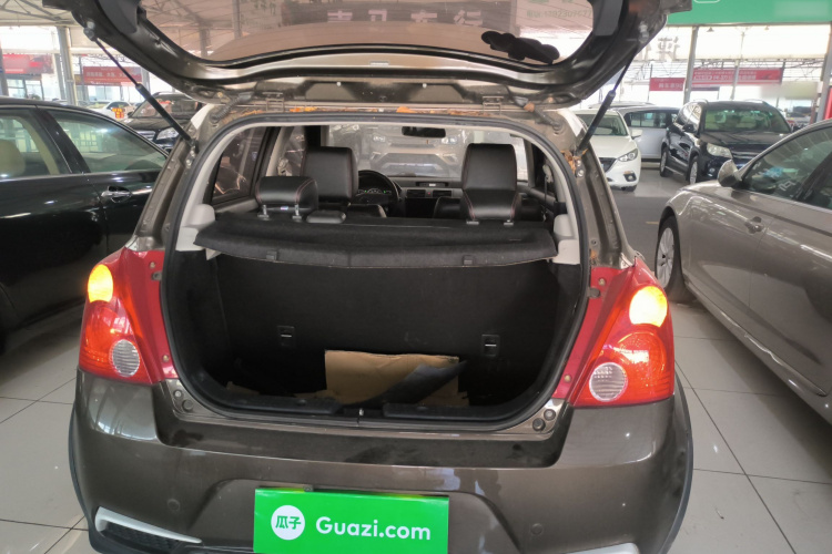 Suzuki Swift 2017 car image #21