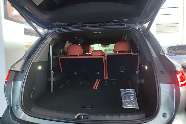 BYD Tang L 2025 صورة سيارة #21