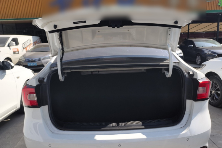 Roewe i5 2019 #21 Roewe i5 2019 car image #21