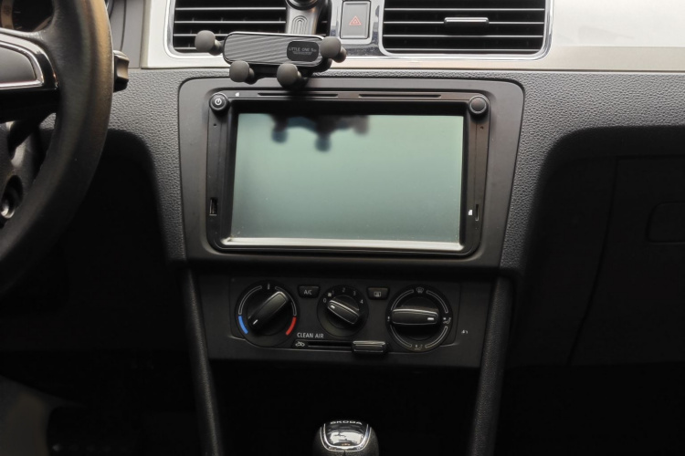 Skoda Rapid Spaceback 2019 car image #21