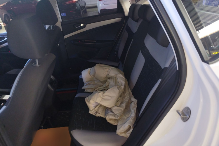 VS5 2023 car image #21