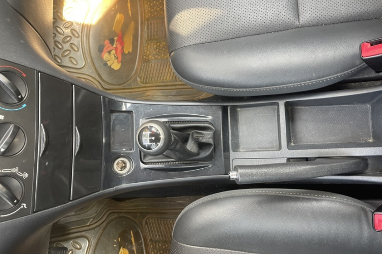 BYD F3 2019 car image #21