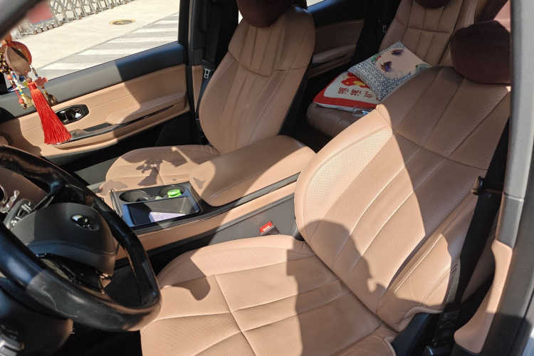 NIO ES8 2021 car image #21