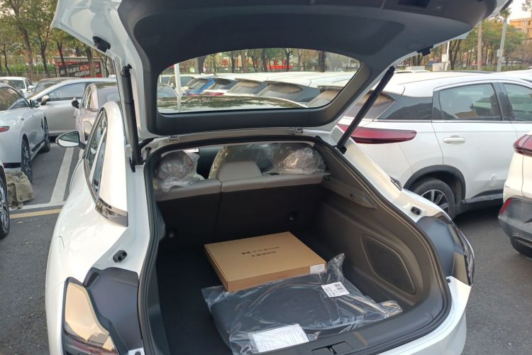 Xpeng MONA M03 2025 immagine di auto #21