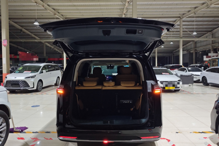 GAC Trumpchi E8 New Energy 2023 imagen de coche #21