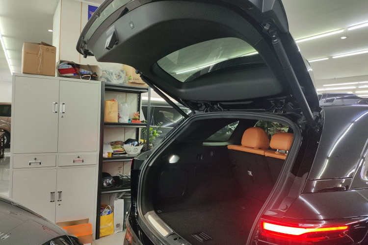 Xpeng G9 2025 immagine di auto #21