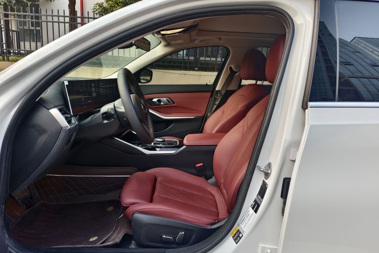 BMW i3 2024 car image #21