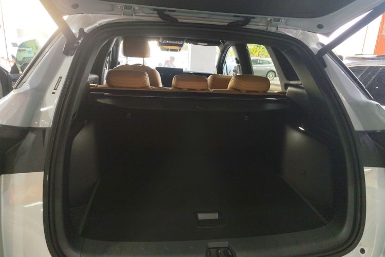 BYD SongL DM-i 2025 #21 BYD SongL DM-i 2025 car image #21