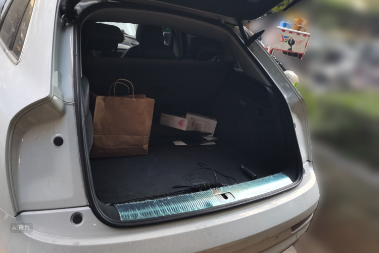 Audi Q3 2016 car image #21