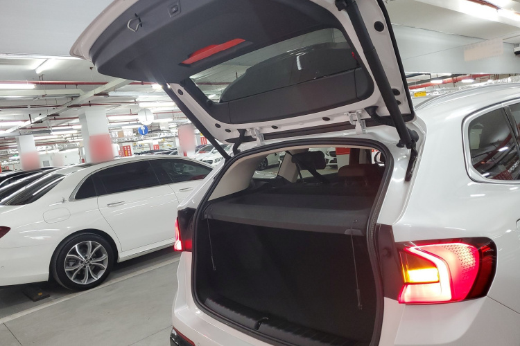 BMW iX1 2024 صورة سيارة #21