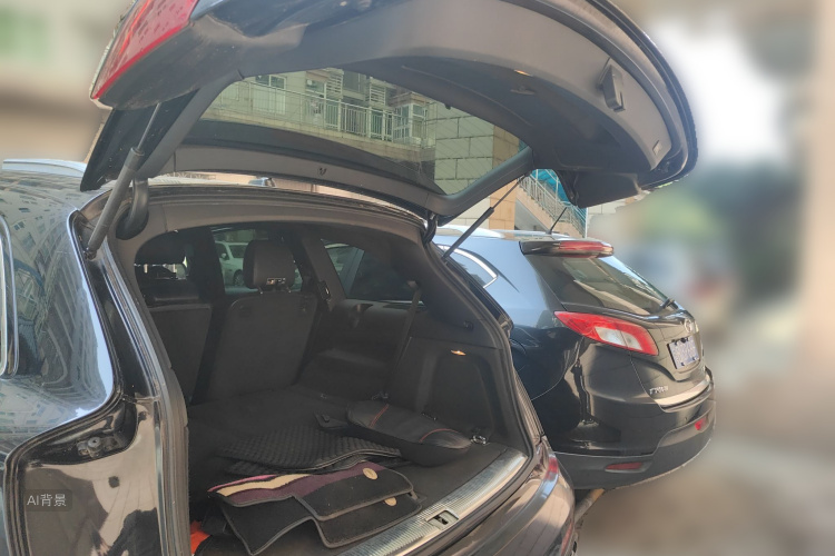 Audi Q7 2012 car image #21