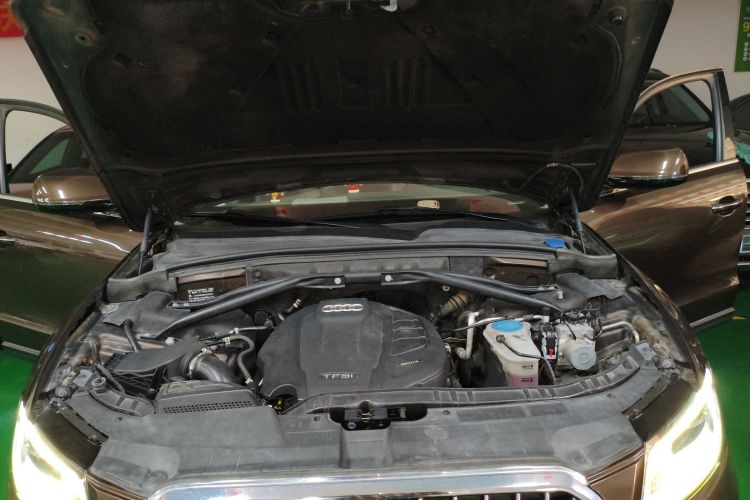 Audi Q5 2016 car image #21