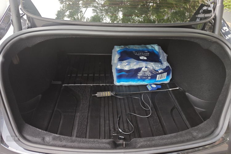 Tesla Model 3 2024 car image #21
