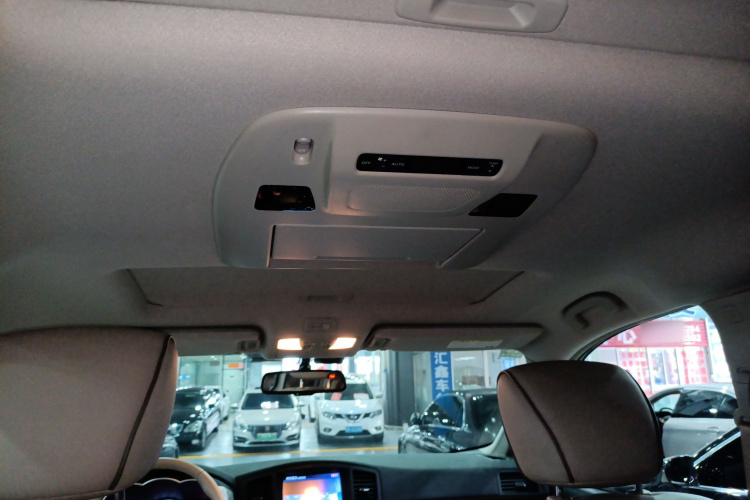 Nissan Quest 2016 imagen de coche #21