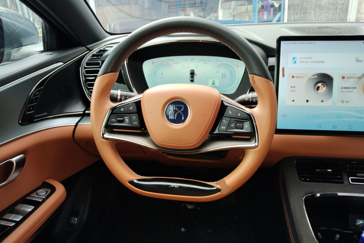 BYD Han 2023 car image #21