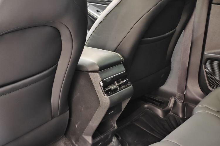GEELY Coolray 2024 car image #21