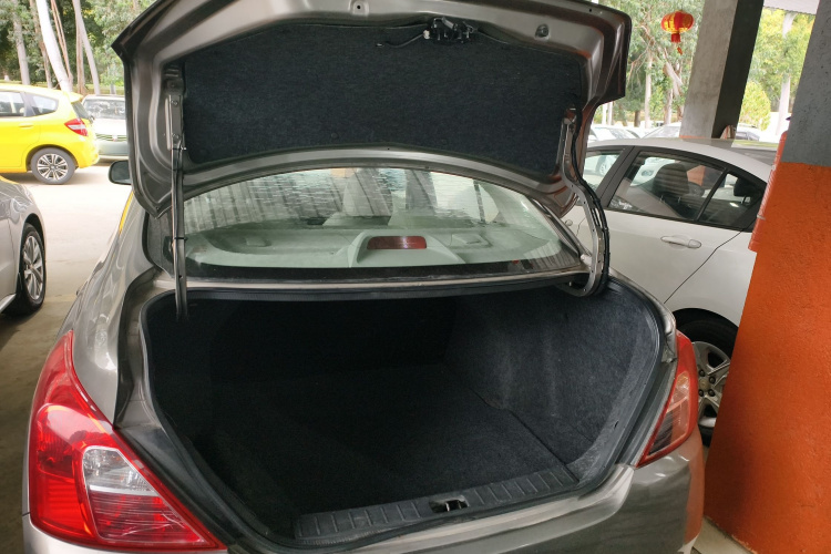 Nissan Sunny 2019 car image #21