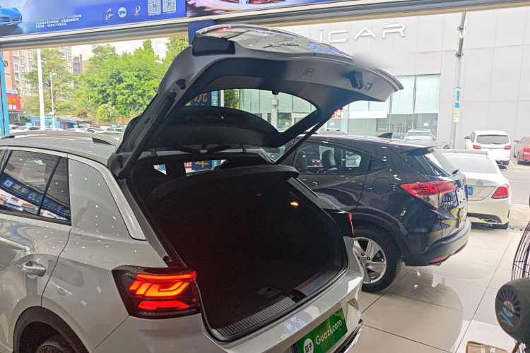 T-Roc 2023 car image #21
