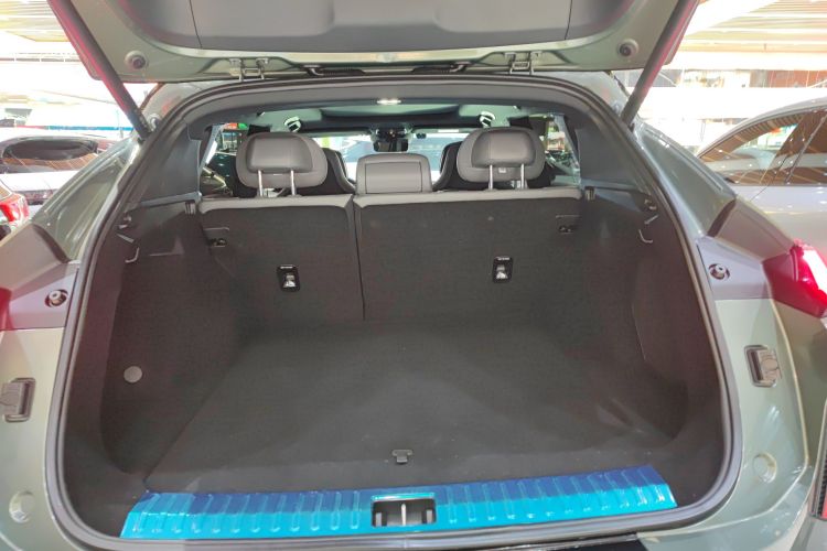 Lynk & Co 08 EM-P 2023 car image #21