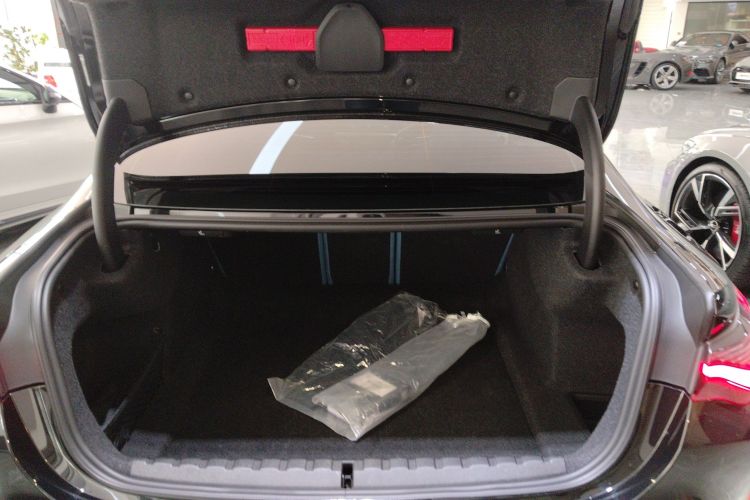 BMW M4 2024 immagine di auto #21