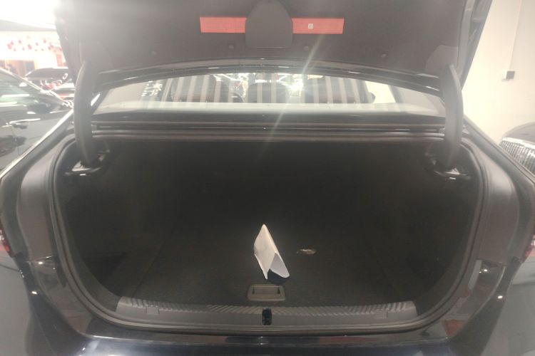 BMW i5 2025 car image #21